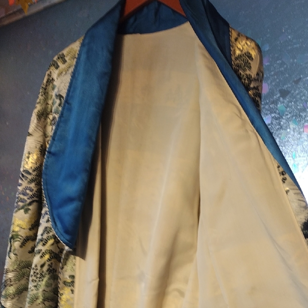 Japanese Smoking Jacket - Picture 9 of 17